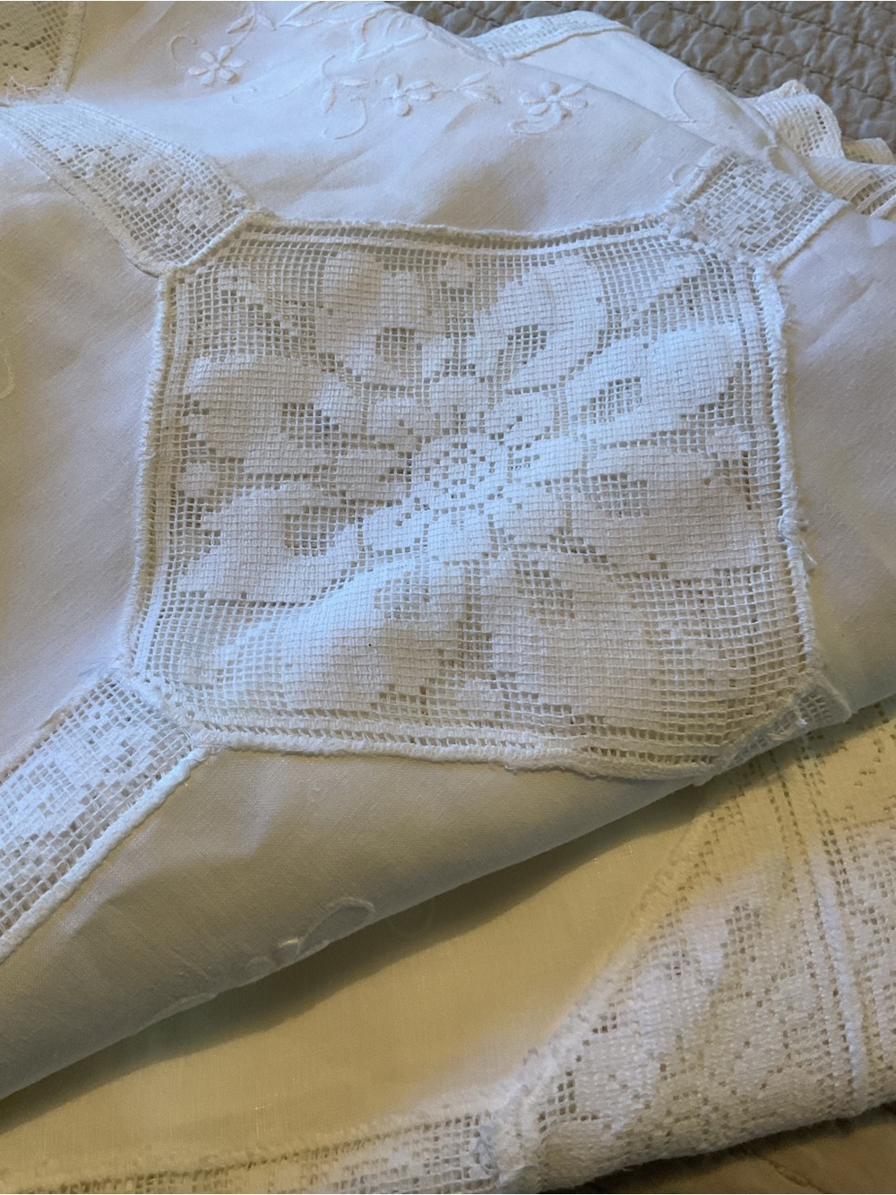 Embroidered White Lace Tablecloth Classic Dining - Picture 5 of 5